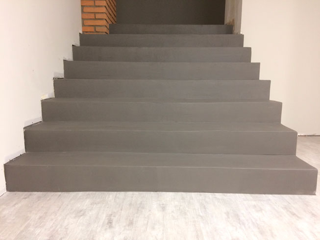 béton-ciré-escalier--1